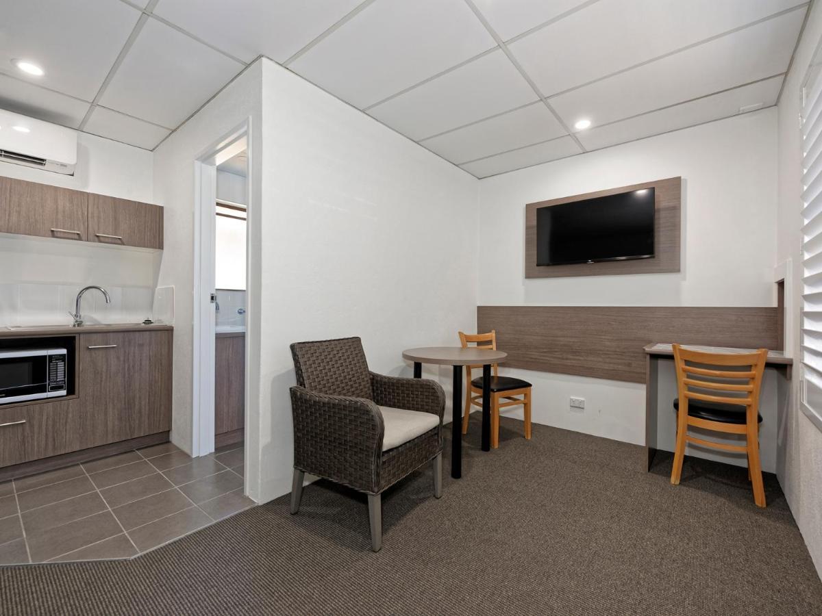 Chalet Motor Inn Bundaberg Buitenkant foto