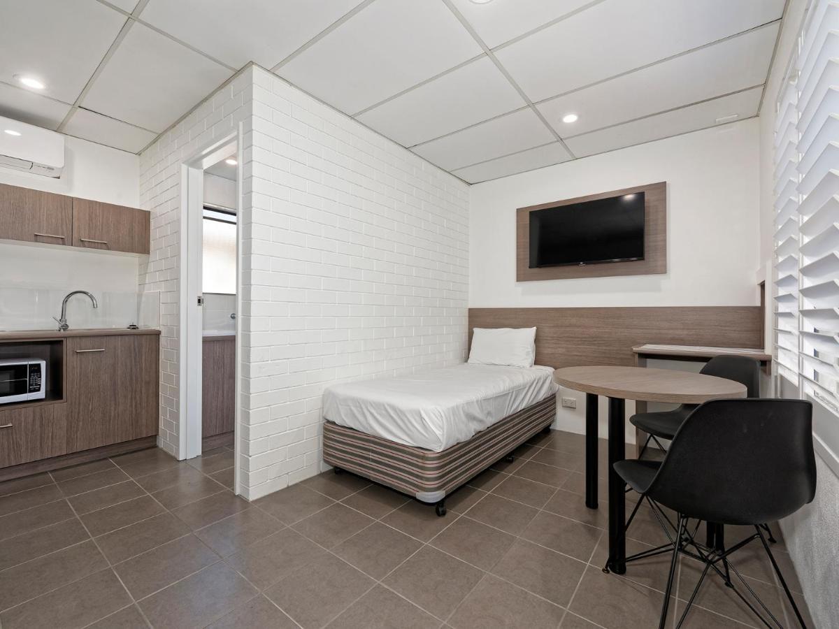 Chalet Motor Inn Bundaberg Buitenkant foto