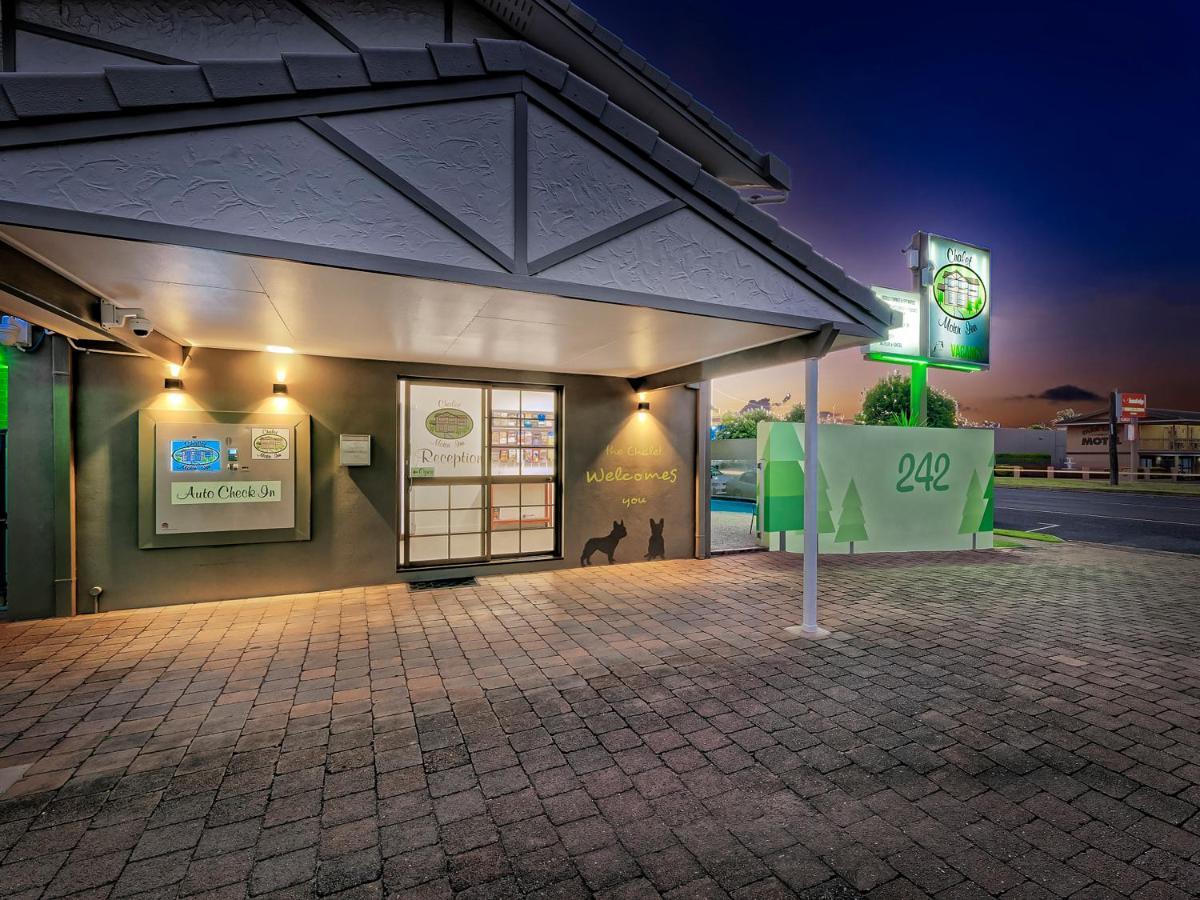 Chalet Motor Inn Bundaberg Buitenkant foto