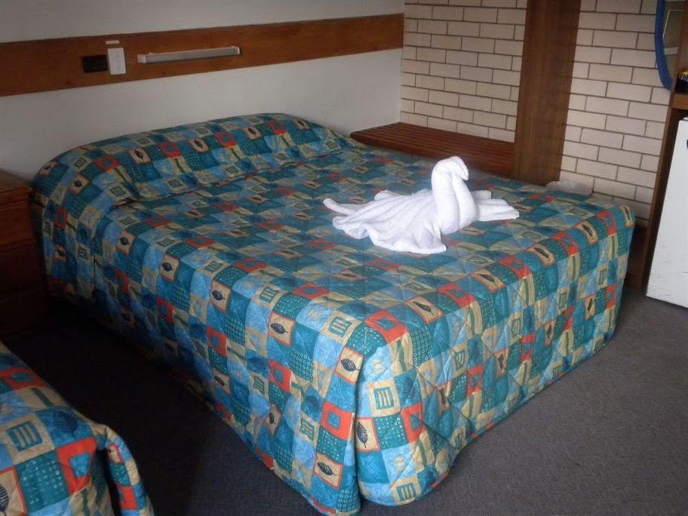 Chalet Motor Inn Bundaberg Buitenkant foto