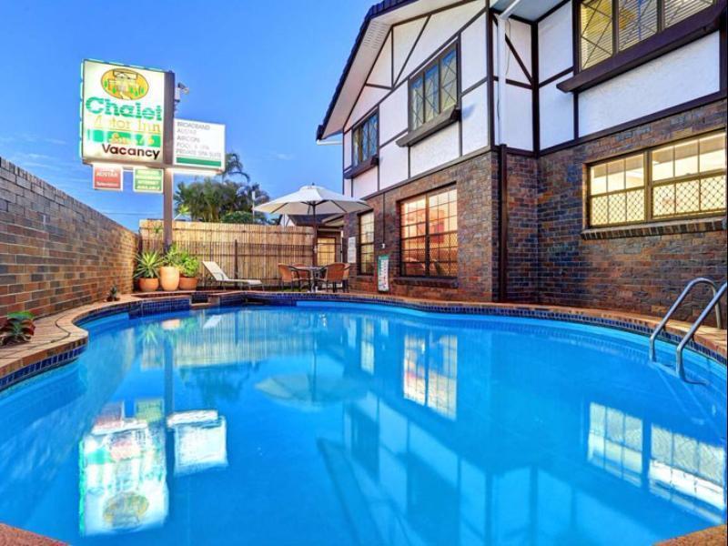 Chalet Motor Inn Bundaberg Buitenkant foto
