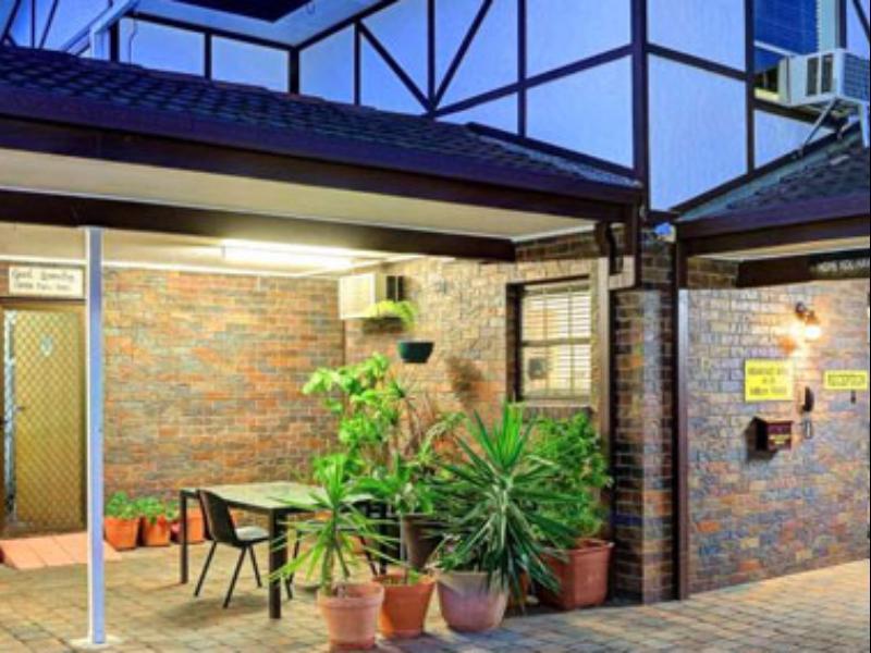 Chalet Motor Inn Bundaberg Buitenkant foto