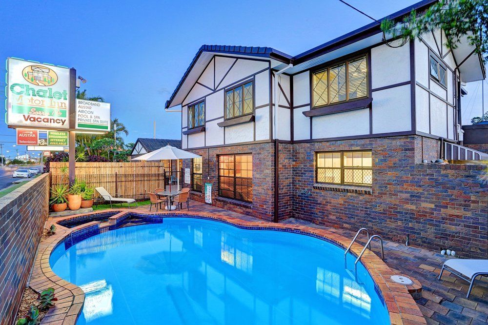 Chalet Motor Inn Bundaberg Buitenkant foto