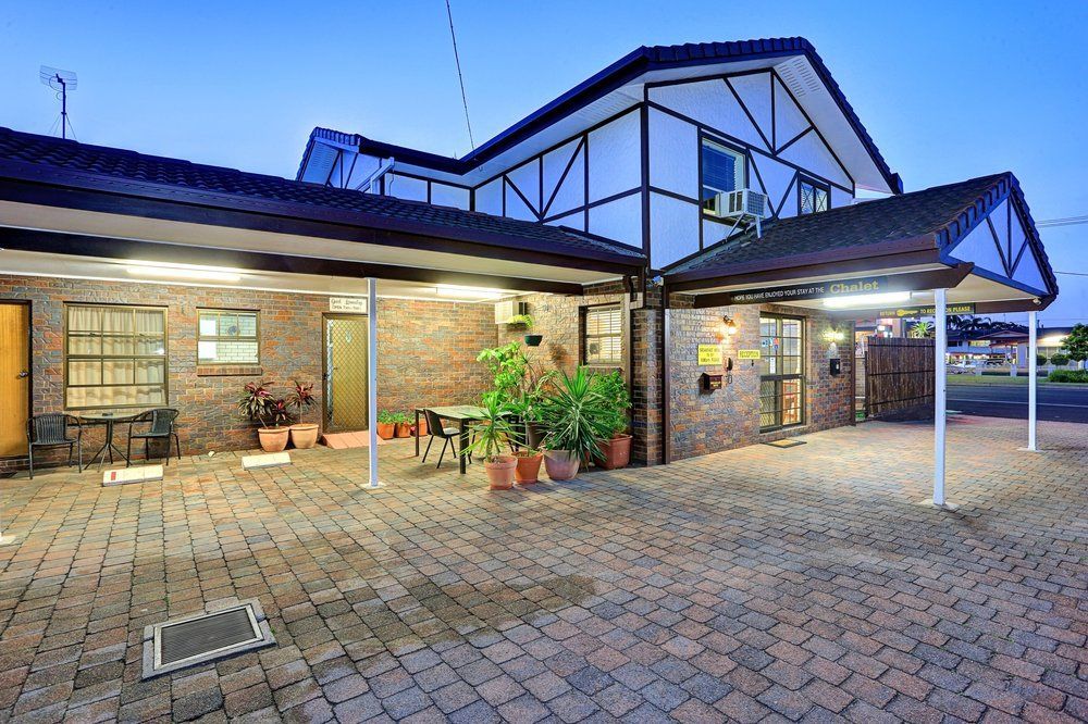 Chalet Motor Inn Bundaberg Buitenkant foto