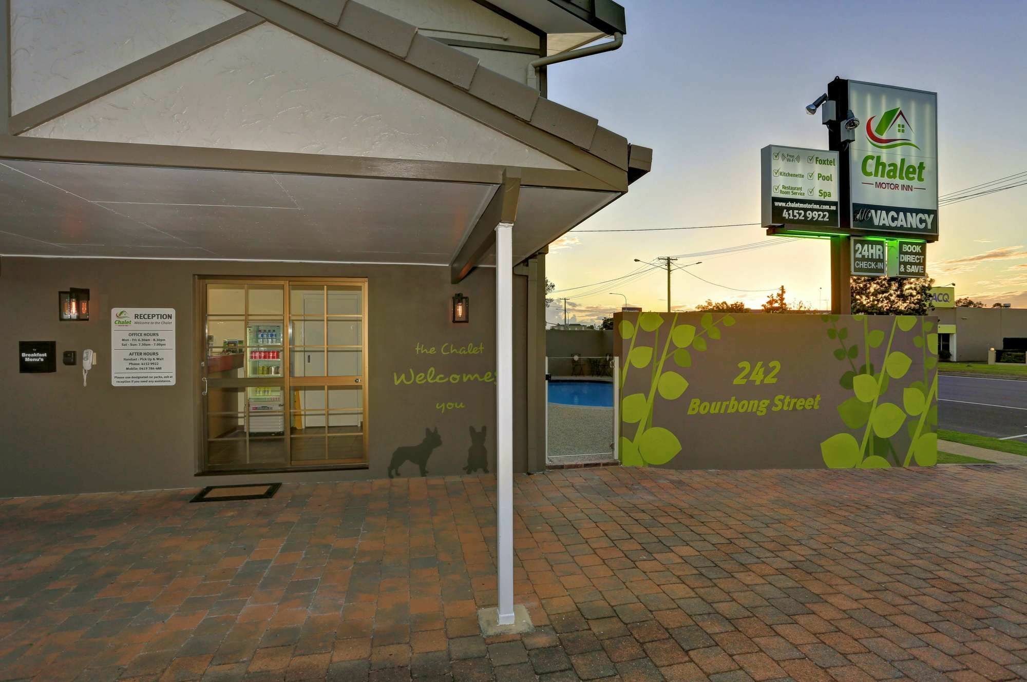 Chalet Motor Inn Bundaberg Buitenkant foto