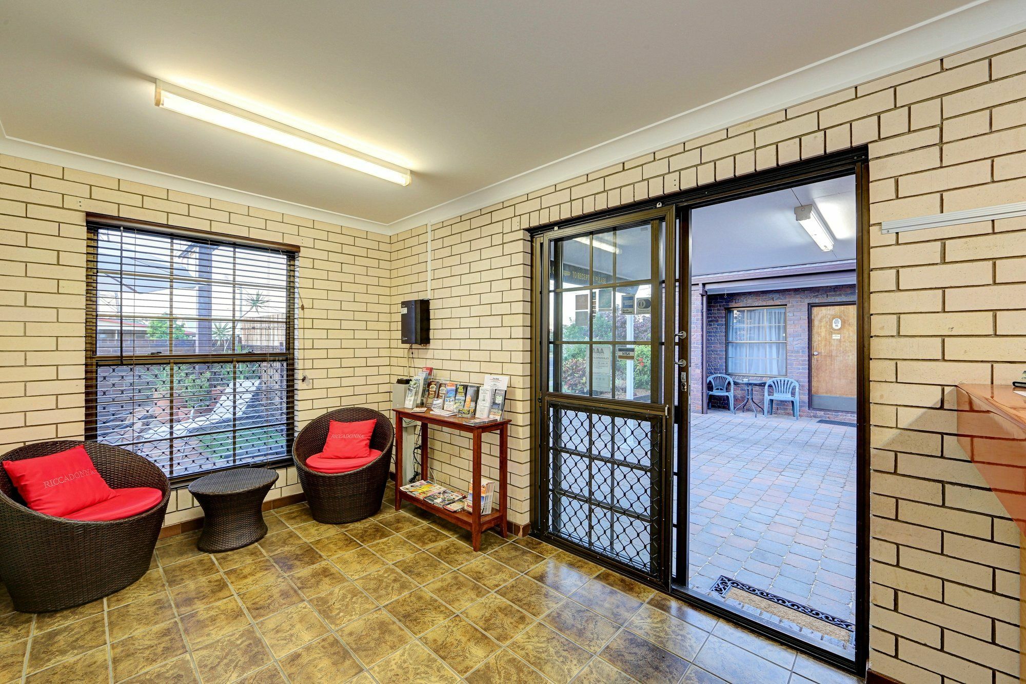 Chalet Motor Inn Bundaberg Buitenkant foto