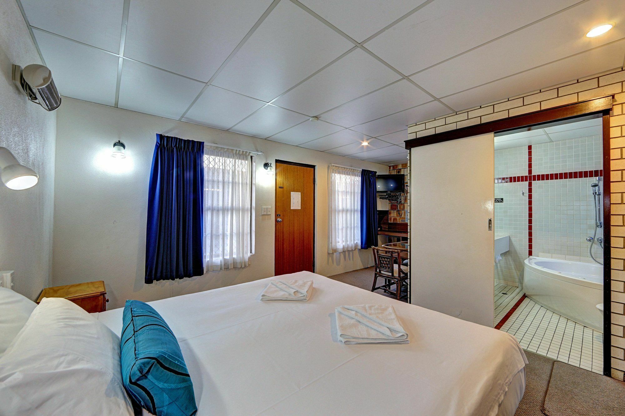 Chalet Motor Inn Bundaberg Buitenkant foto